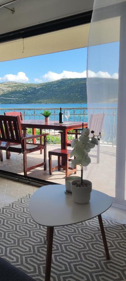 Apartman Mila Marina Bagian luar foto
